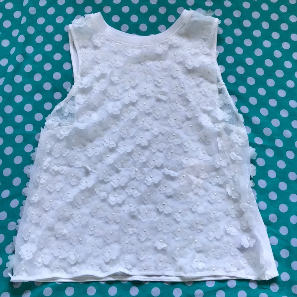 Chuc white top